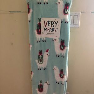 LLAMA PLUSH THROW